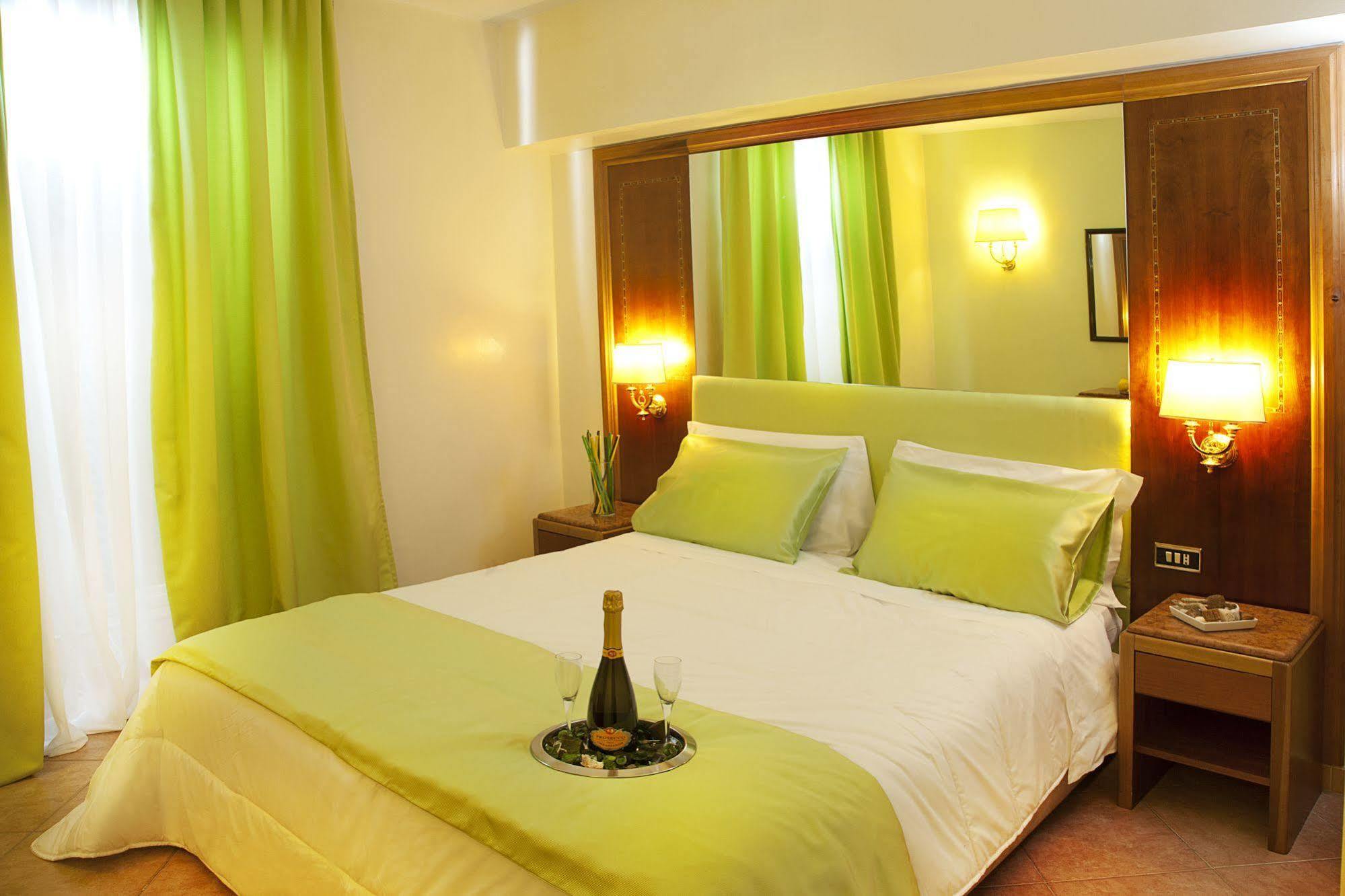 Hotel Max Rome Bagian luar foto